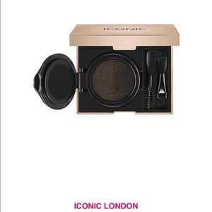 Iconic London Eyebrow Cushion in Medium